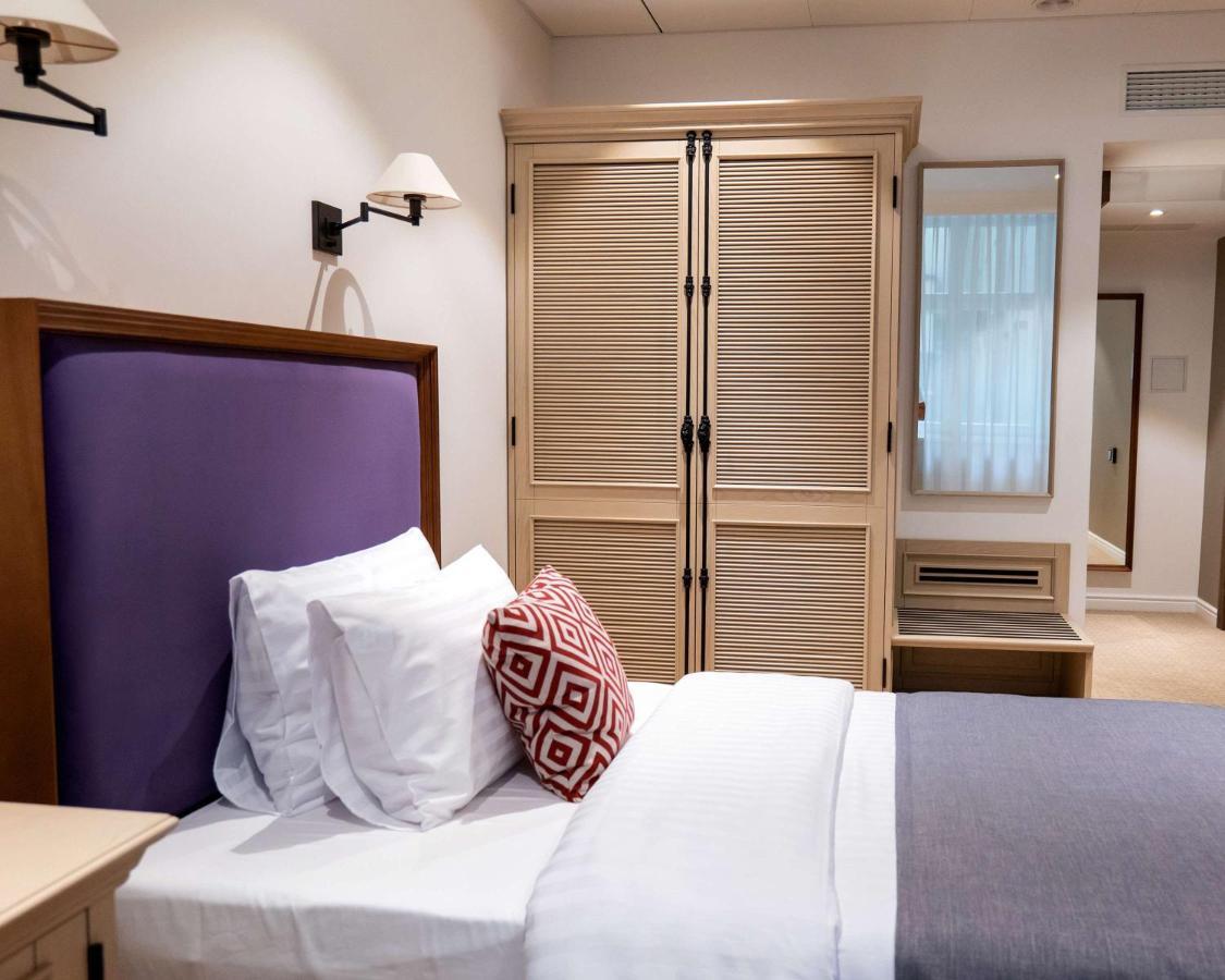 Best Western Plus Market Square Lviv Extérieur photo