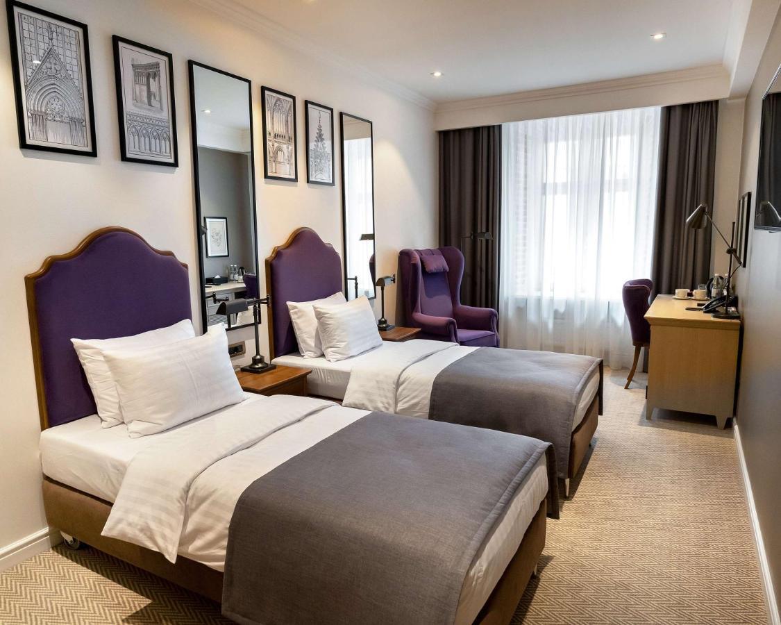 Best Western Plus Market Square Lviv Extérieur photo