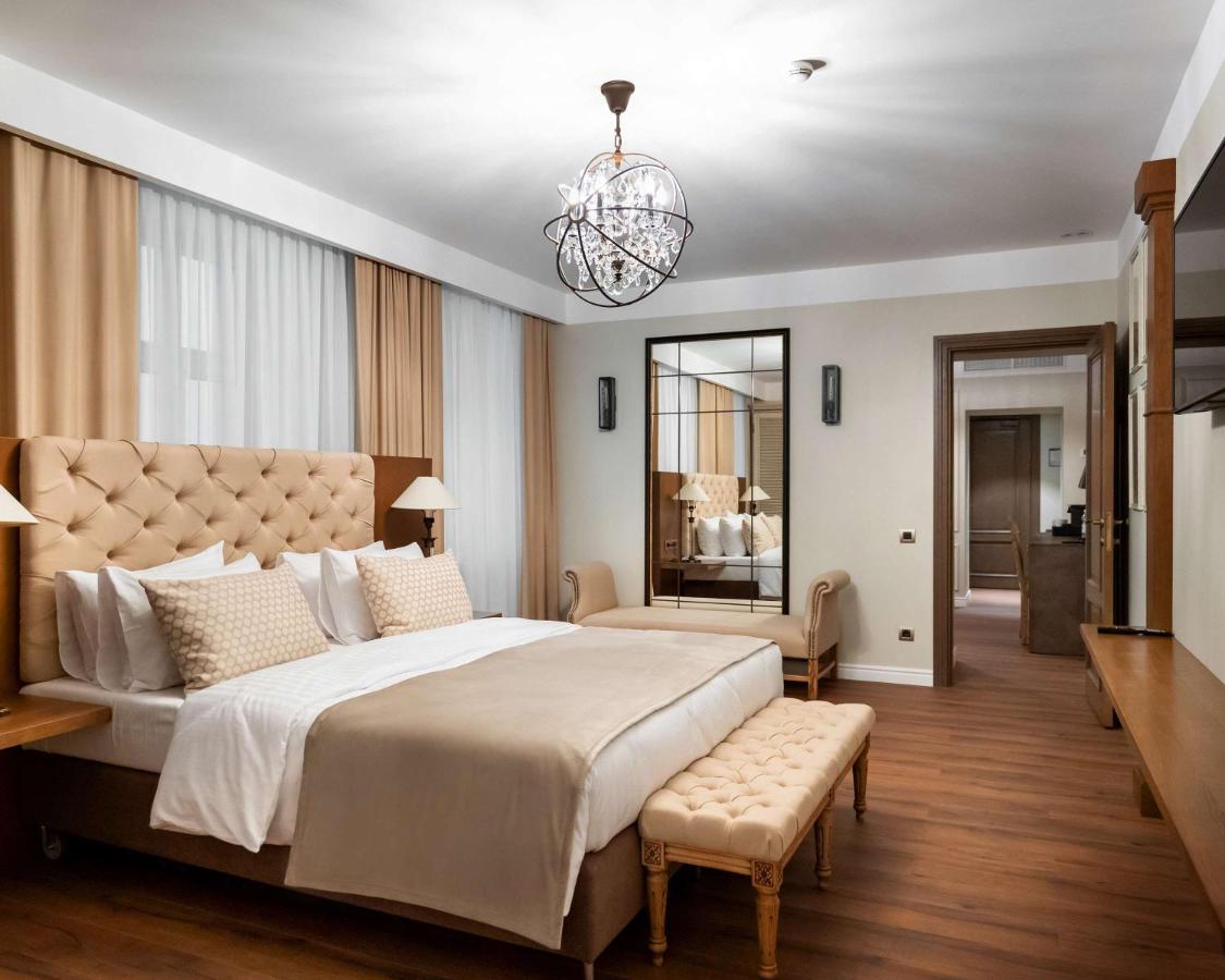 Best Western Plus Market Square Lviv Extérieur photo