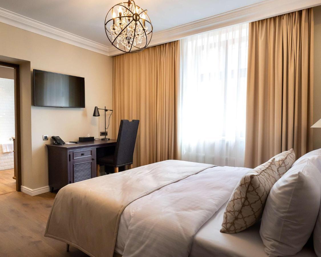 Best Western Plus Market Square Lviv Extérieur photo