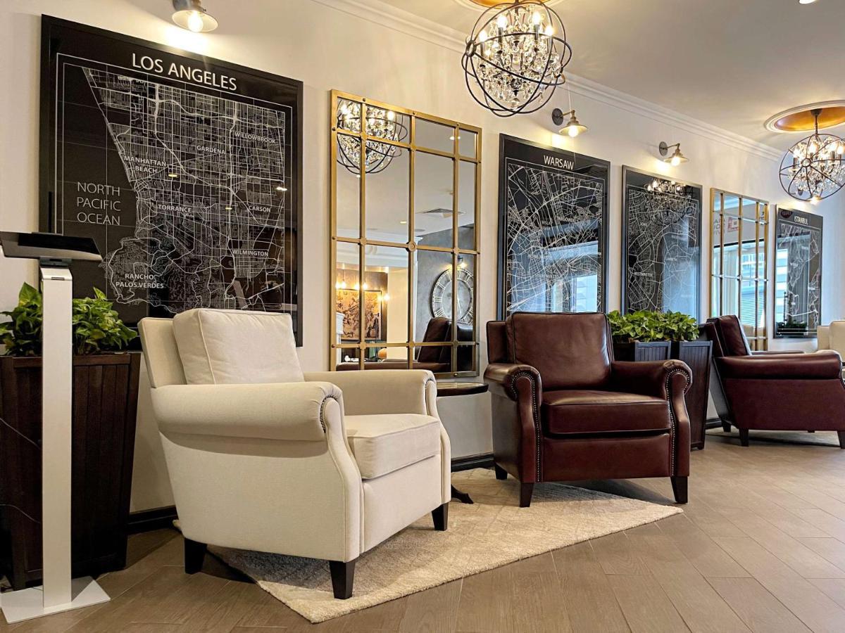 Best Western Plus Market Square Lviv Extérieur photo