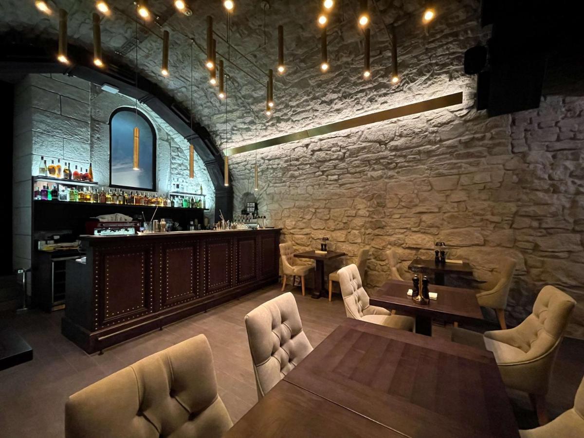 Best Western Plus Market Square Lviv Extérieur photo