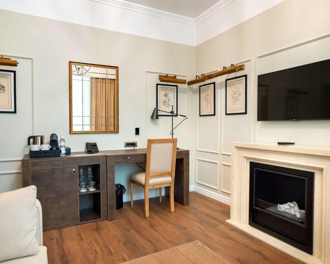 Best Western Plus Market Square Lviv Extérieur photo