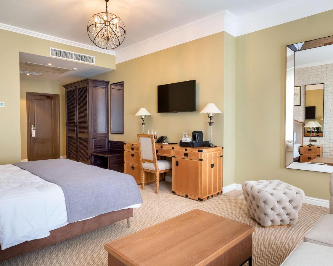 Best Western Plus Market Square Lviv Extérieur photo