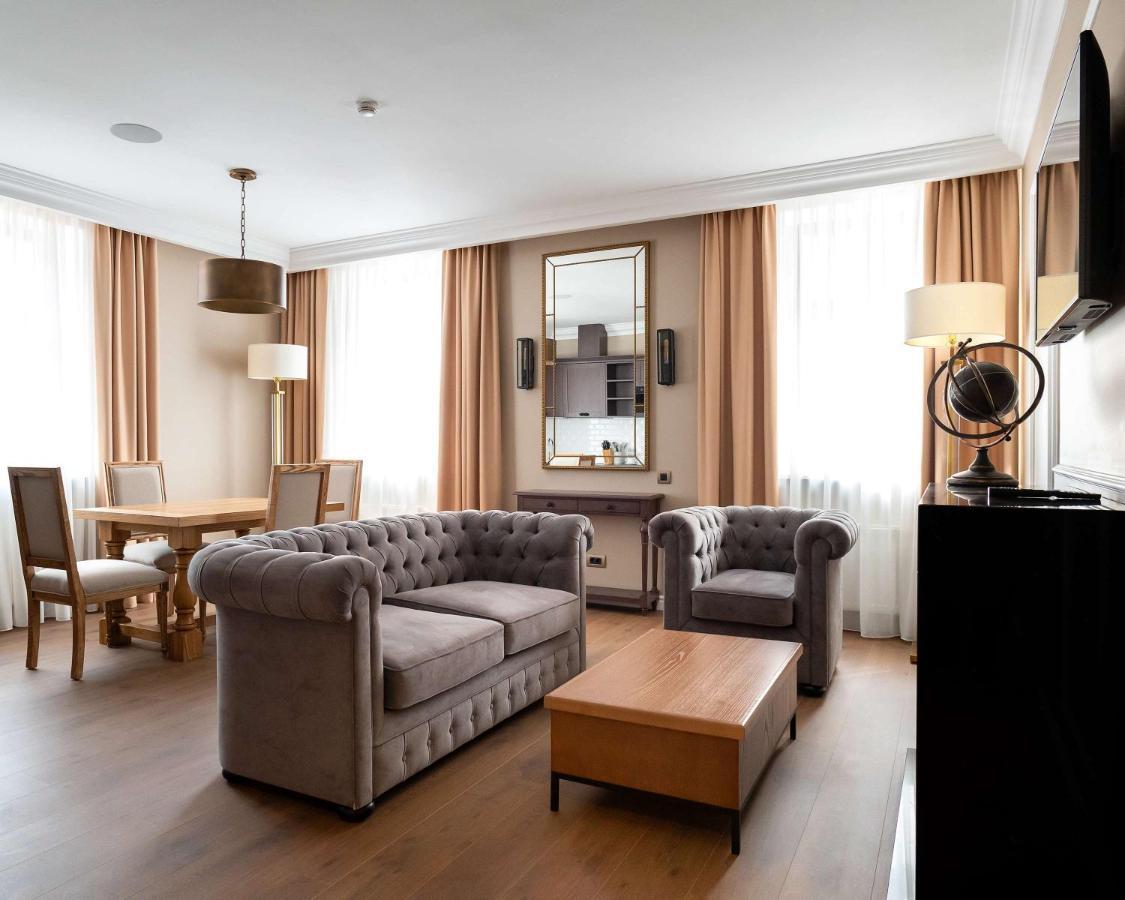 Best Western Plus Market Square Lviv Extérieur photo