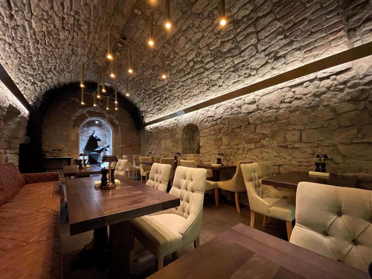 Best Western Plus Market Square Lviv Extérieur photo