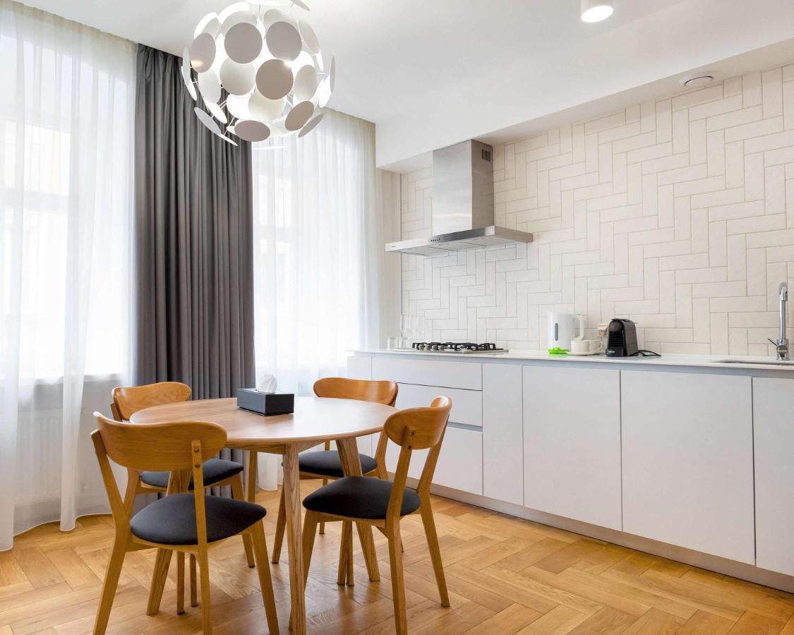 Best Western Plus Market Square Lviv Extérieur photo