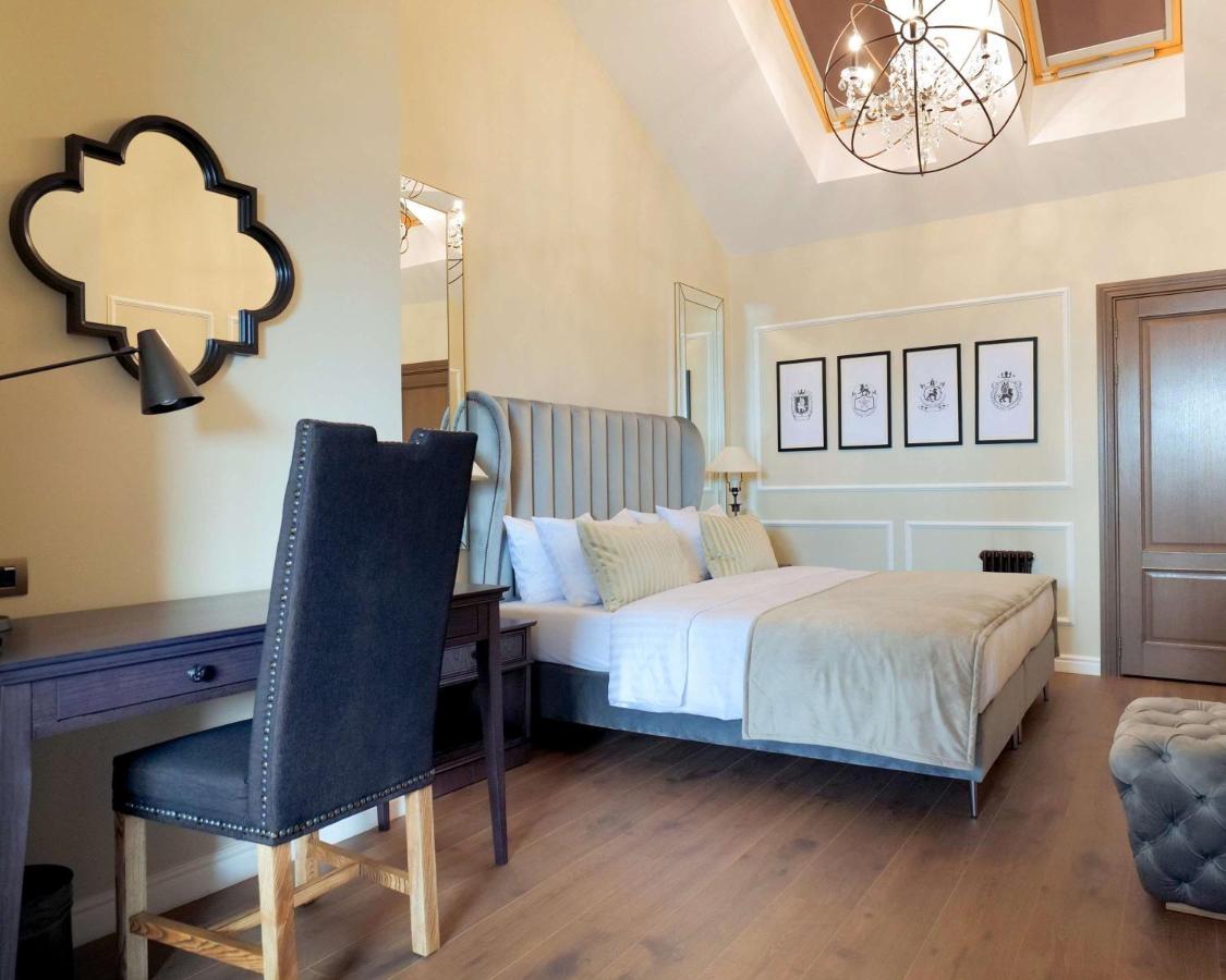Best Western Plus Market Square Lviv Extérieur photo